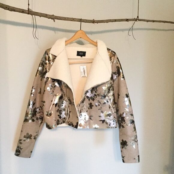 METALLIC Painted Bomber Jacket With Sherpa Lining. - Picture 2 of 4